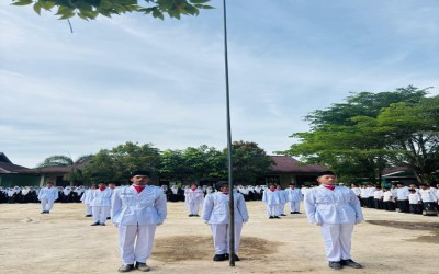 UPACARA MEMPERINGATI HARI SANTRI